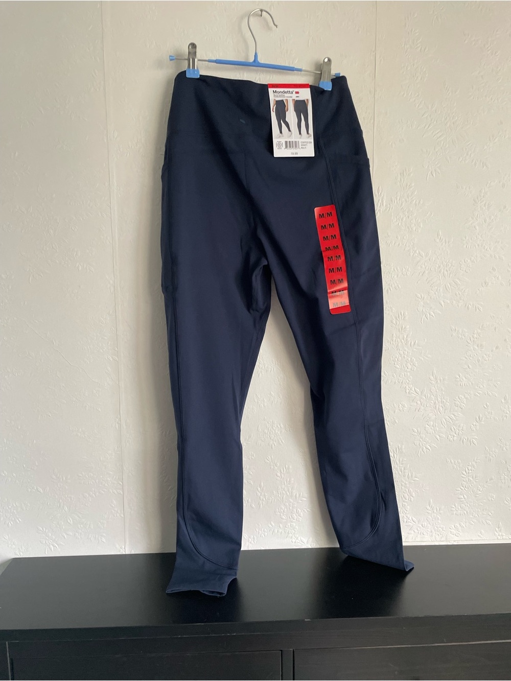 Mondetta woman’s Navy Active Leggings